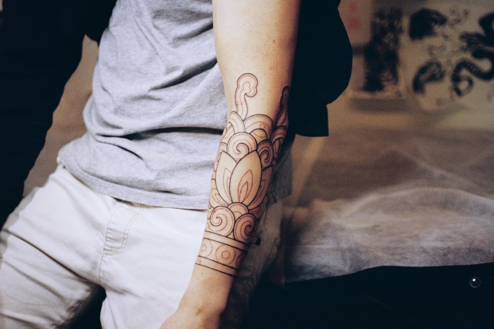 Dancheong lines — forearm — Seongjin Kim, 2025