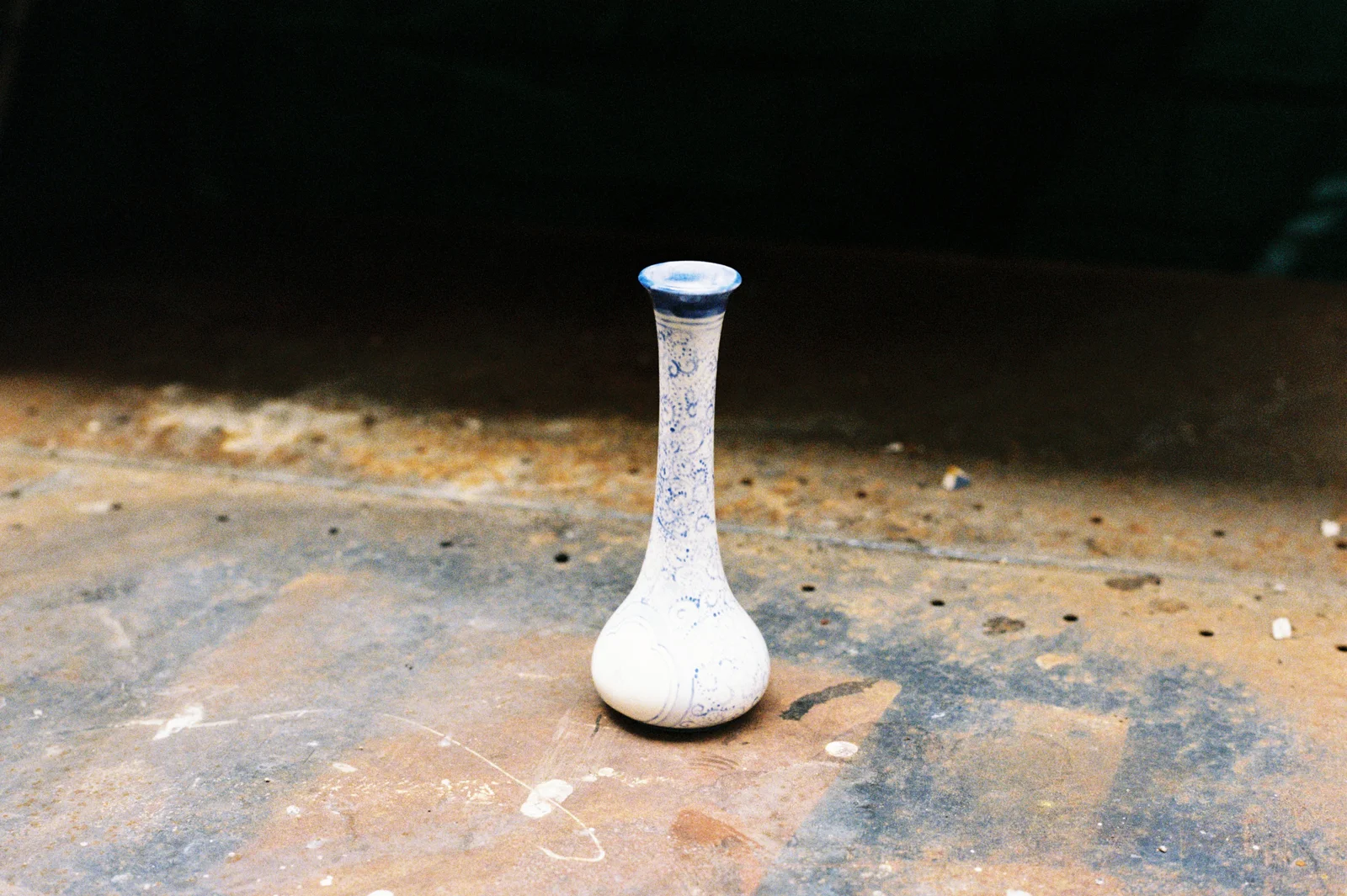 Long-neck vase — Seongjin Kim, 2025