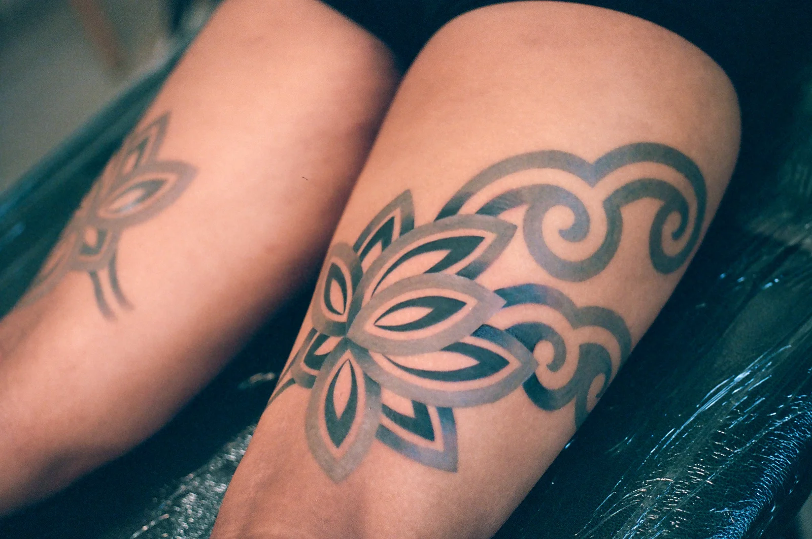 Lotus motif — back of thigh — Seongjin Kim, 2025